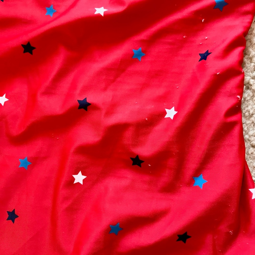 Red Star-Patterned Women’s One Piece Swimsuit - Picture 3 of 6
